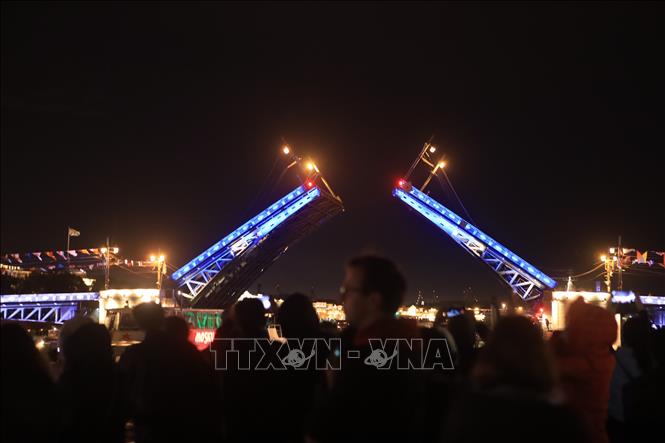 Trong ảnh: Cầu Cung Điện trên sông Neva là một biểu tượng gắn với vẻ đẹp tuyệt vời của cố đô Nga. Ảnh: Trần Hiếu - P/v TTXVN tại Liên bang Nga