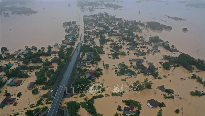 Trong ảnh: Lũ lớn trên sông Hiếu gây ngập diện rộng tại khu vực xã Thanh An, huyện Cam Lộ và phường Đông Giang, thành phố Đông Hà, tỉnh Quảng Trị. Ảnh: Hồ Cầu – TTXVN