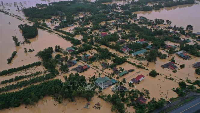 Trong ảnh: Lũ lớn trên sông Hiếu gây ngập diện rộng tại khu vực xã Thanh An, huyện Cam Lộ và phường Đông Giang, thành phố Đông Hà, tỉnh Quảng Trị. Ảnh: Hồ Cầu – TTXVN