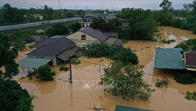 Trong ảnh: Lũ lớn trên sông Hiếu gây ngập diện rộng tại khu vực xã Thanh An, huyện Cam Lộ và phường Đông Giang, thành phố Đông Hà, tỉnh Quảng Trị. Ảnh: Hồ Cầu – TTXVN