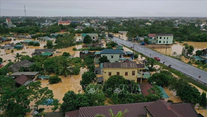 Trong ảnh: Lũ lớn trên sông Hiếu gây ngập diện rộng tại khu vực xã Thanh An, huyện Cam Lộ và phường Đông Giang, thành phố Đông Hà, tỉnh Quảng Trị. Ảnh: Hồ Cầu – TTXVN