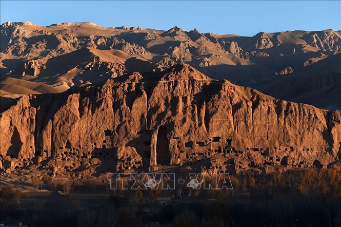 Trong ảnh: Thung lũng Bamiyan ở Afghanistan - một trong những di sản thế giới thuộc diện đang gặp nguy hiểm. Ảnh: AFP/TTXVN