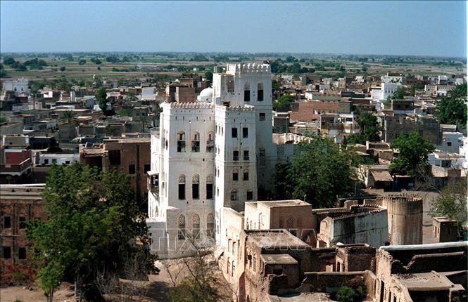 Tại cuộc họp lần thứ 40 diễn ra tháng 7/2016, Ủy ban Di sản thế giới của UNESCO đã đưa các di sản ở Mali và Uzbekistan vào danh sách các di sản thế giới đang gặp nguy hiểm. Ngoài ra, 5 di sản ở Libya cũng bị liệt vào 
