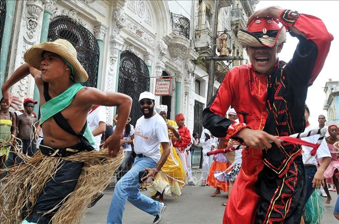 Trong ảnh: Năm 2016, điệu nhảy Rumba của Cuba được UNESCO công nhận là Di sản Văn hóa phi vật thể đại diện của nhân loại và đưa Rumba Cuba vào danh sách các di sản được bảo vệ bởi đó là biểu tượng của toàn bộ xã hội Cuba và điệu nhảy này “bảo vệ quyền đa dạng văn hóa dựa trên sự tôn trọng lẫn nhau”. Ảnh: EPA/TTXVN