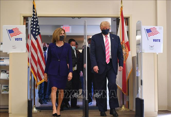 Bầu cử Mỹ 2020: Tổng thống D.Trump bỏ phiếu sớm tại bang ...