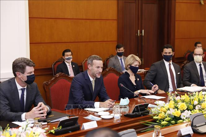 Trong ảnh: Tổng Giám đốc Cơ quan Phát triển tài chính quốc tế Hoa Kỳ Adam Boehler phát biểu. Ảnh: Dương Giang - TTXVN