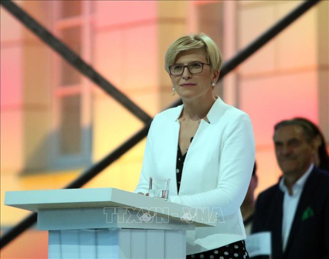 Trong ảnh (tư liệu): Ứng viên tranh cử Tổng thống và nghị sĩ Litva Ingrida Simonyte trong buổi phát biểu được truyền hình trực tiếp tại Vilnius ngày 24/5/2019. Ảnh: AFP/TTXVN