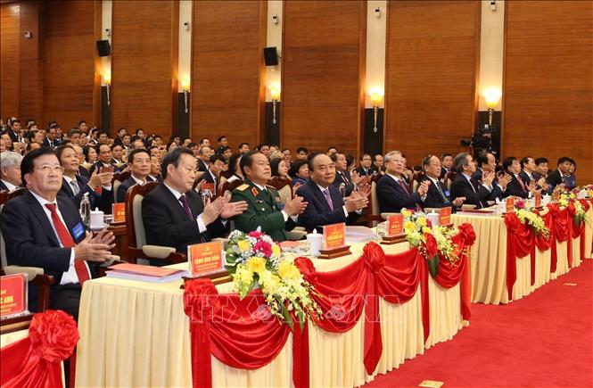 Trong ảnh: Thủ tướng Nguyễn Xuân Phúc và các đồng chí lãnh đạo Đảng, Nhà nước dự Đại hội. Ảnh: Dương Giang - TTXVN