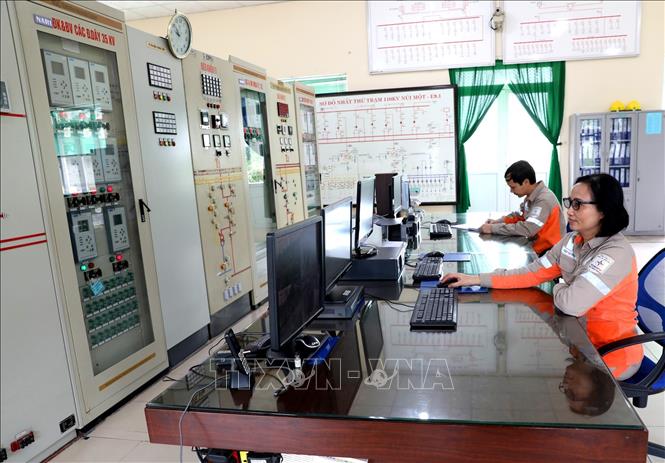 Thành phố Hồ Chí Minh khẩn trương đưa vào vận hành các công trình điện   Kinh doanh  Vietnam VietnamPlus