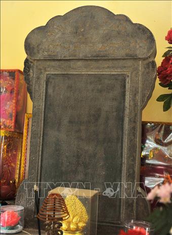 Trong ảnh: Bia đá khắc bài thơ của vua Thiệu Trị giờ vẫn được lưu giữ trên đỉnh đèo. Ảnh: Minh Đức - TTXVN