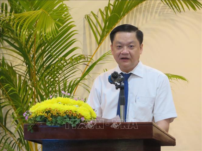 Trong ảnh: Phó Chủ tịch UBND thành phố Cần Thơ Dương Tấn Hiển phát biểu tại Hội thảo. Ảnh: Ánh Tuyết - TTXVN 