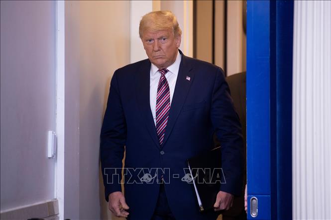 Trong ảnh: Tổng thống Mỹ Donald Trump trước khi phát biểu sau Ngày Bầu cử tại Nhà Trắng ở Washington DC ngày 5/11/2020. Ảnh: AFP/TTXVN