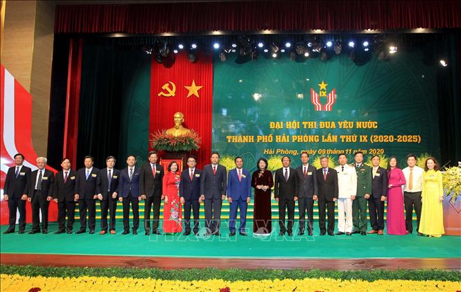 Trong ảnh: Phó Chủ tịch nước Đặng Thị Ngọc Thịnh với các đại biểu tại đại hội. Ảnh: An Đăng - TTXVN