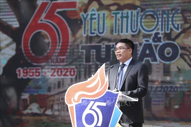 Trong ảnh: Ông Nguyễn Quốc Thắng, đại diện cựu học sinh trường THPT Việt Đức phát biểu. Ảnh: Minh Quyết - TTXVN