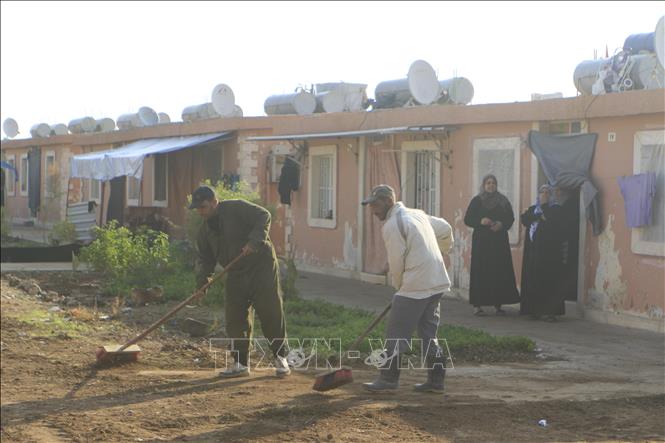 Trong ảnh: Trại tị nạn Hirjila có hơn 400 căn nhà kiên cố được chính quyền Syria xây dựng từ năm 2018, đáp ứng nhu cầu cư trú cho hơn 1.500 người sơ tán từ các vùng chiến sự. Ảnh: Trần Hiếu - Pv TTXVN