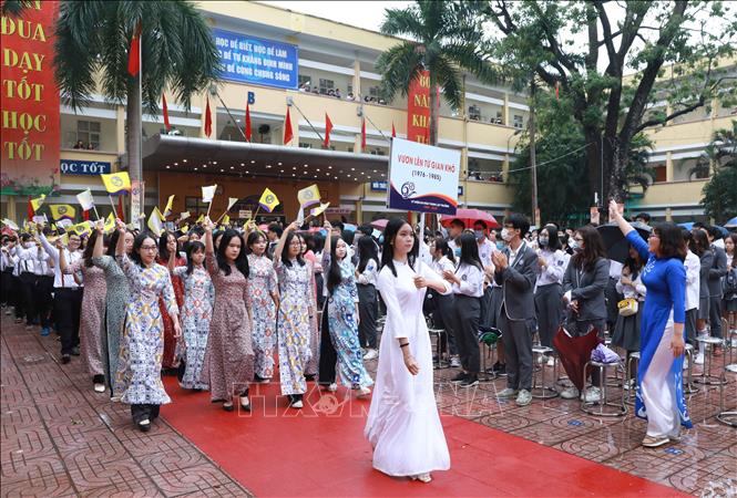 Trong ảnh: Diễu hành trong lễ kỷ niệm với chủ đề 