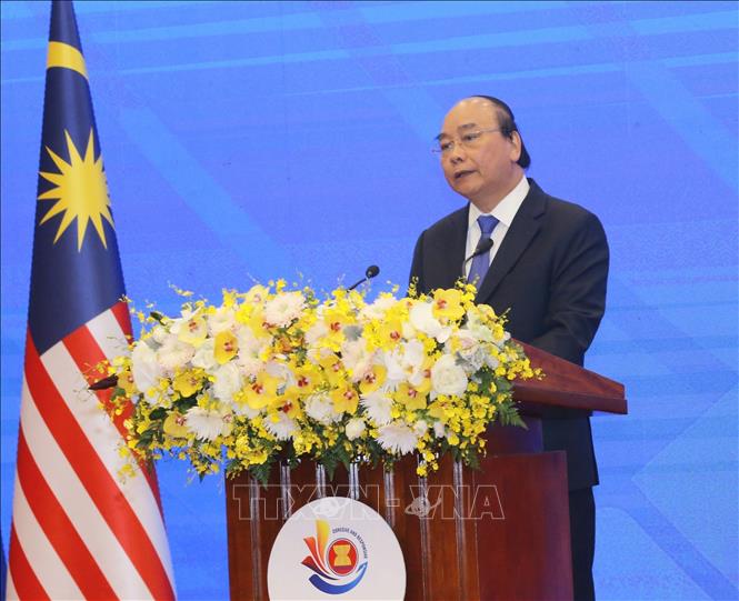 Photo: Vietnamese Prime Minister Nguyen Xuan Phuc, ASEAN 2020 Chair speaks at the closing ceremony. VNA Photo
