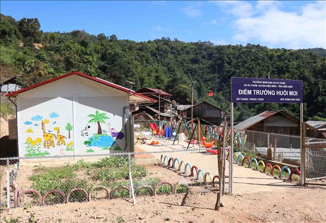Điểm trường Huổi Moi (Trường Mầm non Pa Thơm, xã Pa Thơm, huyện Điện Biên, tỉnh Điện Biên) nằm ở vành đai biên giới Việt- Lào, cách trung tâm xã Pa Thơm hơn 30km. Đây là nơi sinh sống của 16 hộ dân thuộc cộng đồng dân tộc Cống. Ảnh: Xuân Tiến - TTXVN.
