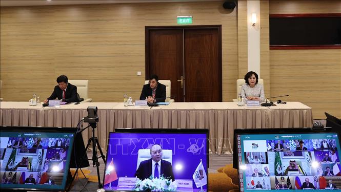 Trong ảnh: Thủ tướng Nguyễn Xuân Phúc tham dự Hội nghị thượng đỉnh nhóm các nền kinh tế phát triển và mới nổi hàng đầu thế giới (G20). Ảnh: Thống Nhất - TTXVN

