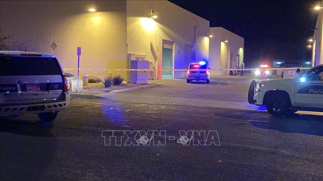Trong ảnh: Cảnh sát phong tỏa hiện trường vụ xả súng ở thủ phủ Phoenix, bang Arizona, Mỹ ngày 21/11/2020. Ảnh: ABC15/TTXVN