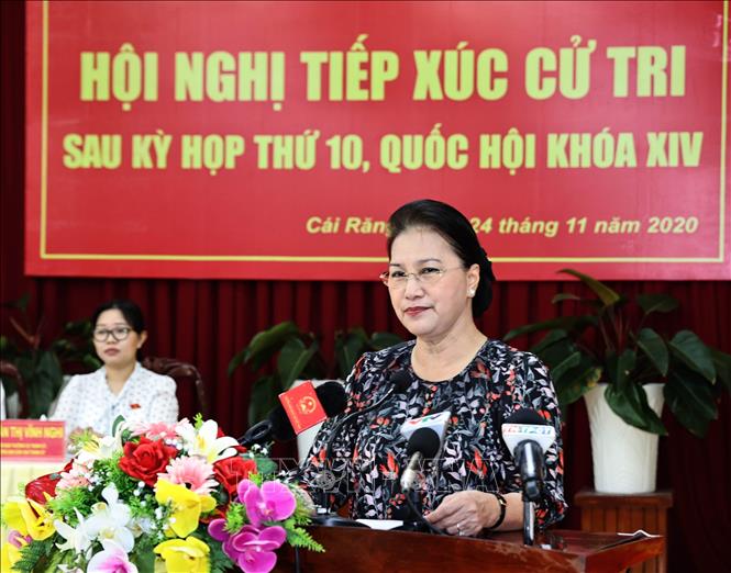 Chủ tịch Quốc hội Nguyễn Thị Kim Ngân tiếp xúc cử tri quận ...