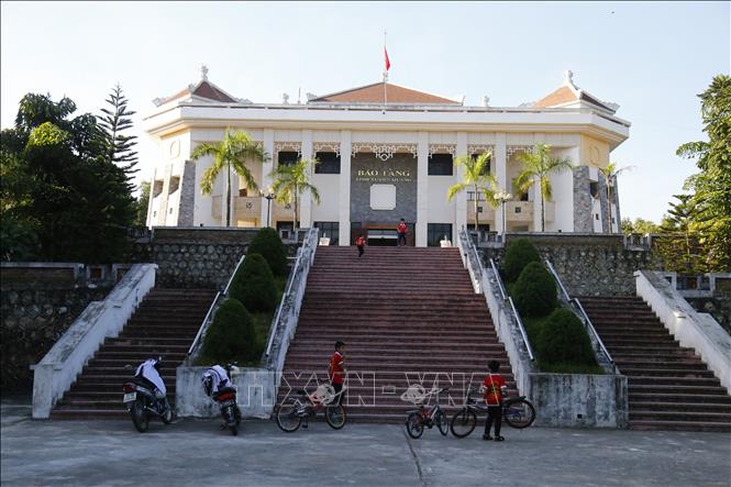 Trong ảnh: Bảo tàng tỉnh Tuyên Quang mở cửa đón khách thăm quan vào năm 2012. Ảnh: Nam Sương - TTXVN
