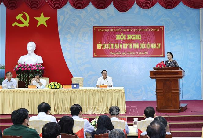 Trong ảnh: Chủ tịch Quốc hội Nguyễn Thị Kim Ngân phát biểu tại buổi tiếp xúc cử tri tại huyện Phong Điền. Ảnh: Trọng Đức - TTXVN