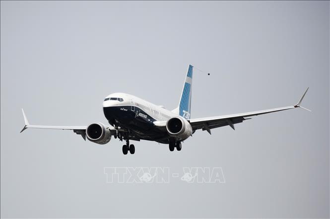 Trong ảnh: Máy bay Boeing 737 MAX thực hiện chuyến bay kiểm tra của Cục Hàng không liên bang Mỹ ở  Seattle, Washington, Mỹ, ngày 30/9/2020. Ảnh: AFP/TTXVN