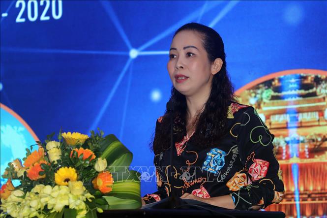 Trong ảnh: Giám đốc Sở Du lịch Đà Nẵng Trương Thị Hồng Hạnh giới thiệu về các gói chương trình liên kết kích cầu giữa ba địa phương. Ảnh: Trần Lê Lâm - TTXVN