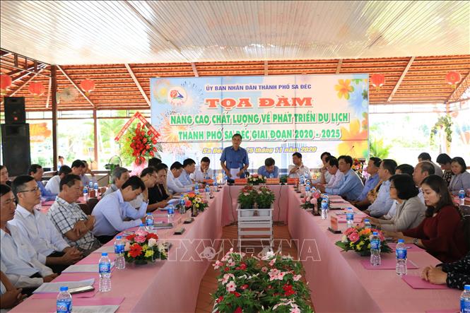 Toàn cảnh tọa đàm “Nâng cao chất lượng về phát triển du lịch thành phố Sa Đéc 2020 - 2025”. Ảnh: Chương Đài - TTXVN