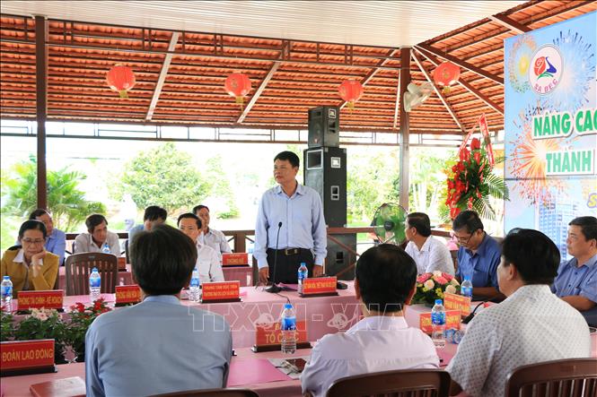 Lãnh đạo ngành Văn hóa tỉnh Đồng Tháp đề xuất các giải pháp hợp tác phát triển, xây dựng các tour tuyến, liên kết phát triển du lịch giữa thành phố Sa Đéc với các huyện, thành phố trong tỉnh và các tỉnh Đồng bằng sông Cửu Long. Ảnh: Chương Đài - TTXVN