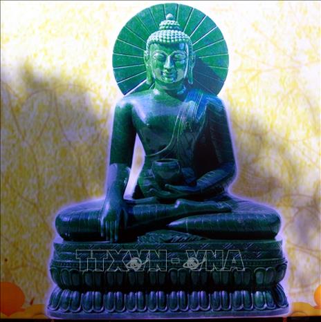 Tượng phật ngọc nguyên khối. Ảnh: Đức Hiếu-TTXVN