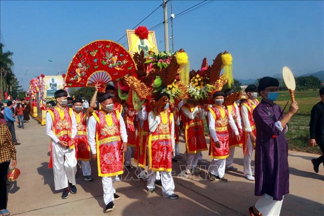 Đoàn rước Tượng phật ngọc về chùa Quỳnh Lâm. Ảnh: Đức Hiếu-TTXVN