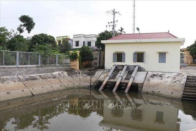 Trong ảnh: Trạm bơm Lường Xá, ở xã Lương Điền, huyện Cẩm Giàng sau khi cải tạo, phục vụ tưới cho 152ha và tiêu cho 129ha. Ảnh: Mạnh Minh- TTXVN