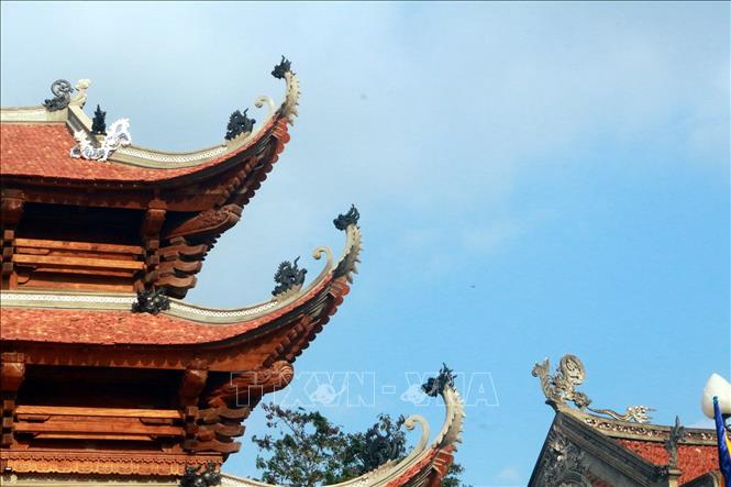 Trong ảnh: Phần mái chùa được làm theo lối kiến trúc nhà Trần. Ảnh: TTXVN phát