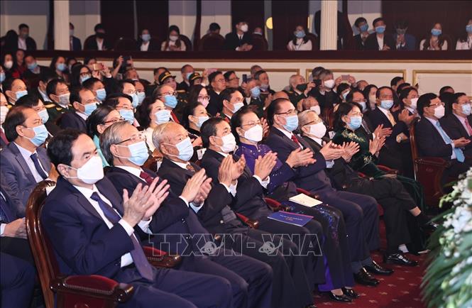 Chủ tịch Quốc hội Nguyễn Thị Kim Ngân cùng các đồng chí lãnh đạo, nguyên lãnh đạo Đảng và Nhà nước dự Lễ kỷ niệm. Ảnh: Trọng Đức - TTXVN