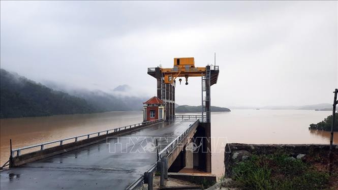 Trong ảnh: Hồ thủy lợi Tả Trạch. Ảnh: Đỗ Trưởng – TTXVN