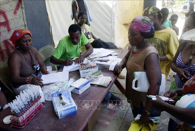 Trong ảnh: Một điểm xét nghiệm  HIV/AIDS ở Port-au-Prince, Haiti. Ảnh: AFP/TTXVN