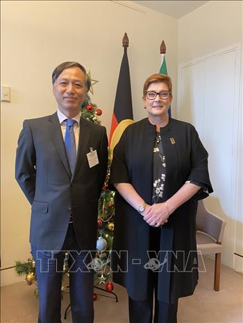Bộ trưởng Ngoại giao Australia Marise Payne tiếp Đại sứ Nguyễn Tất Thành chào xã giao. Ảnh: TTXVN phát