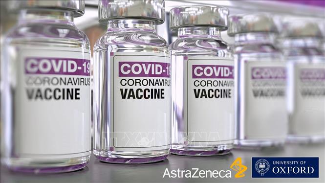 Trong ảnh: Vaccine ngừa COVID019 do hãng dược AstraZeneca phối hợp với Đại học Oxford phát triển. Ảnh: Yonhap/ TTXVN