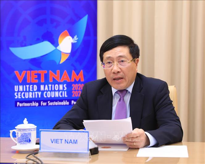 Phó Thủ tướng Phạm Bình Minh phát biểu tại cuộc họp của ...