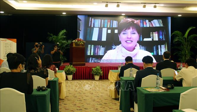 Trong ảnh: Chuyên gia, doanh nghiệp tham gia hội nghị bằng hình thức trực tuyến. Ảnh: Mỹ Phương - TTXVN