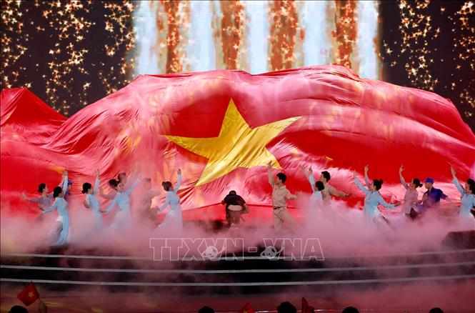 Trong ảnh: Chương trình nghệ thuật chào mừng Đại hội Thi đua yêu nước toàn quốc lần thứ X. Ảnh: Dương Giang - TTXVN