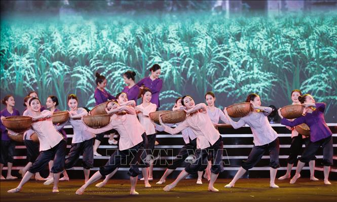 Trong ảnh: Một tiết mục nghệ thuật của chương trình. Ảnh: Dương Giang - TTXVN