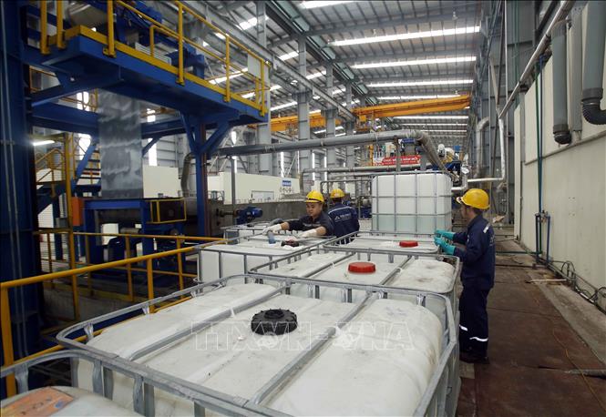 Photo: A production line of Hoa Phat Steel Company of Hoa Phat Group in the northern province of Hung Yen. VNA Photo: Phạm Kiên