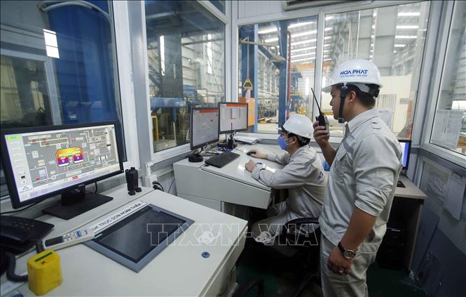 Photo: A control centre of Hoa Phat Steel Company of Hoa Phat Group in the northern province of Hung Yen. VNA Photo: Phạm Kiên