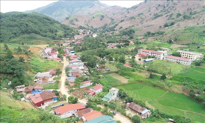 Một góc nông thôn mới ở xã Tân Lang, huyện Phù Yên, tỉnh Sơn La. Ảnh: Nguyễn Cường - TTXVN