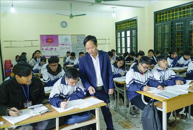 Trong ảnh: Một tiết học của học sinh Trường THPT Chuyên Lê Quý Đôn. Ảnh: Xuân Tư – TTXVN