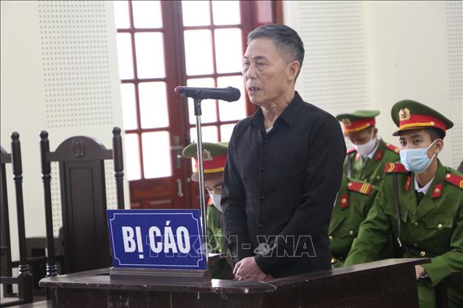 Bị cáo Trần Đức Thạch nói lời sau cùng tại phiên xét xử sáng15/12/2020. Ảnh: Bích Huệ - TTXVN