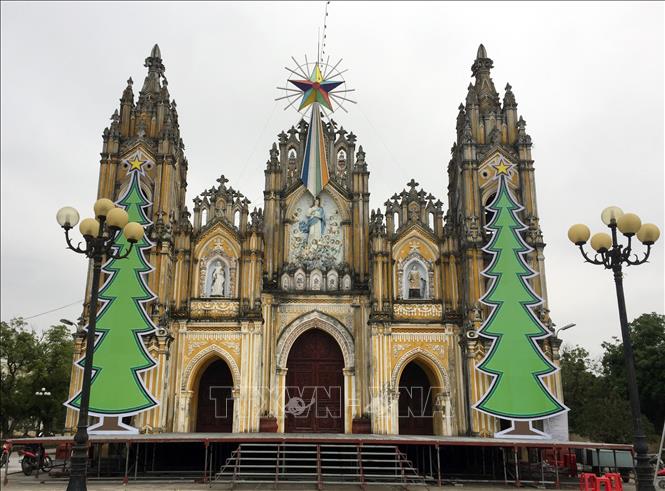Photo: The Pham Phao Church in Hai Hau district is decoratedfor Christmas. VNA Photo: Nguyễn Lành